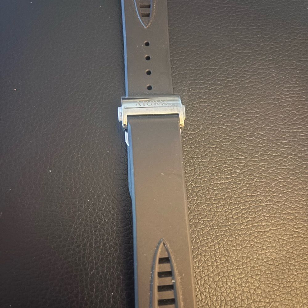 🖤 Upgrade Your Spaceship Watch – Premium FKM Rubber Strap 🖤